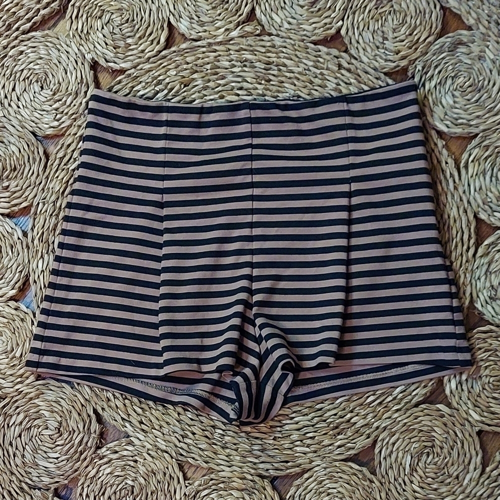 Free People Pleated Black and Brown Stripped ShortsSize M